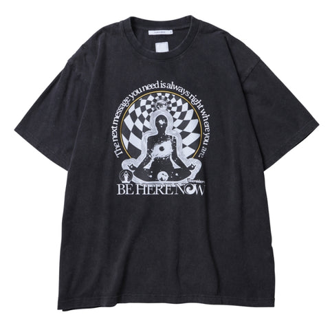 BE HERE NOW TEE BLACK