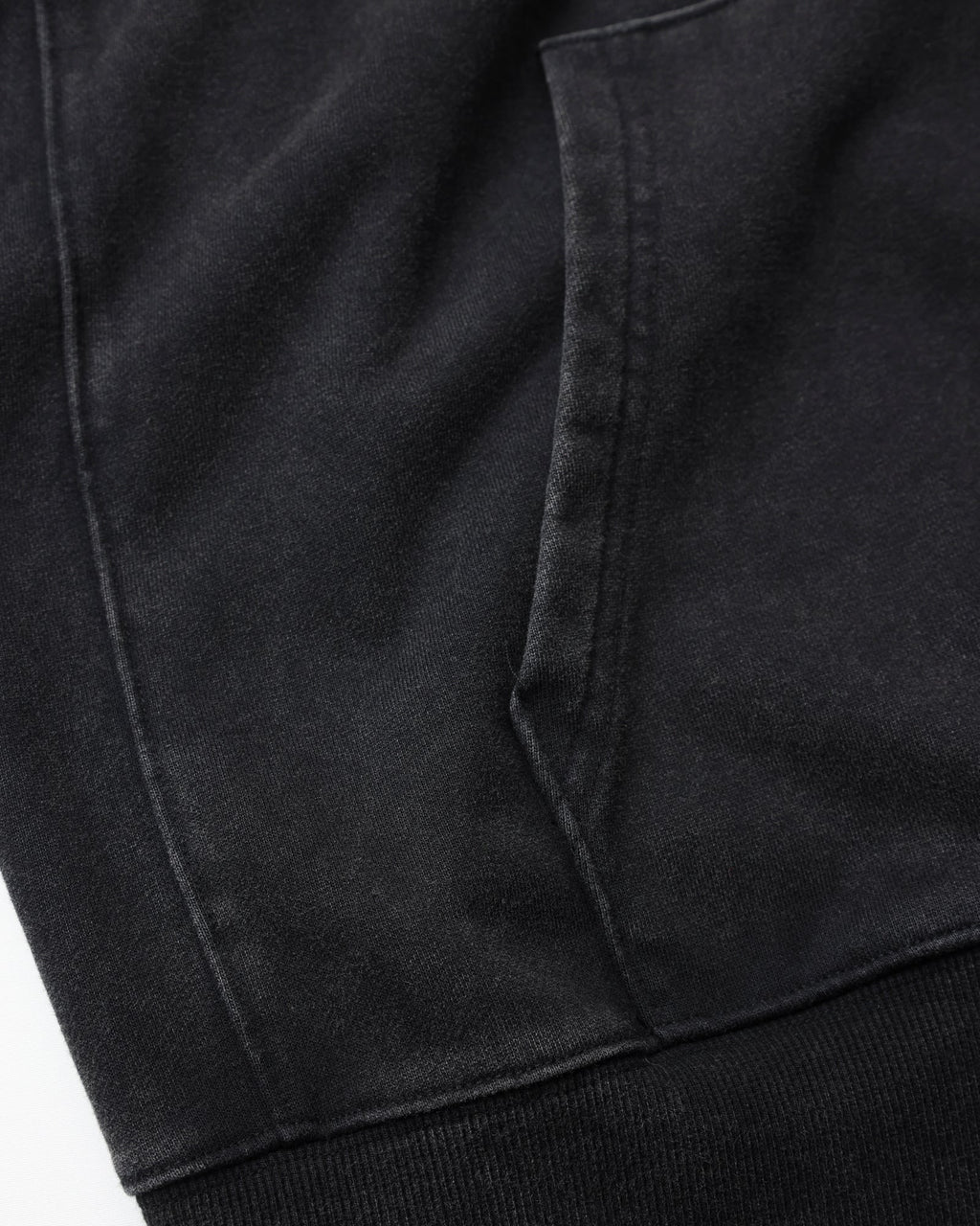 GARMENT DYED HOODIE BLACK