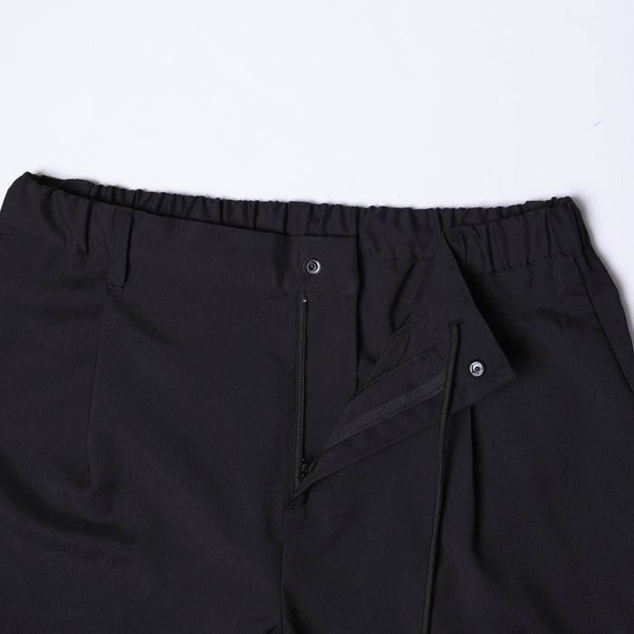 ONE TUCK TAPERED SLACKS BLACK