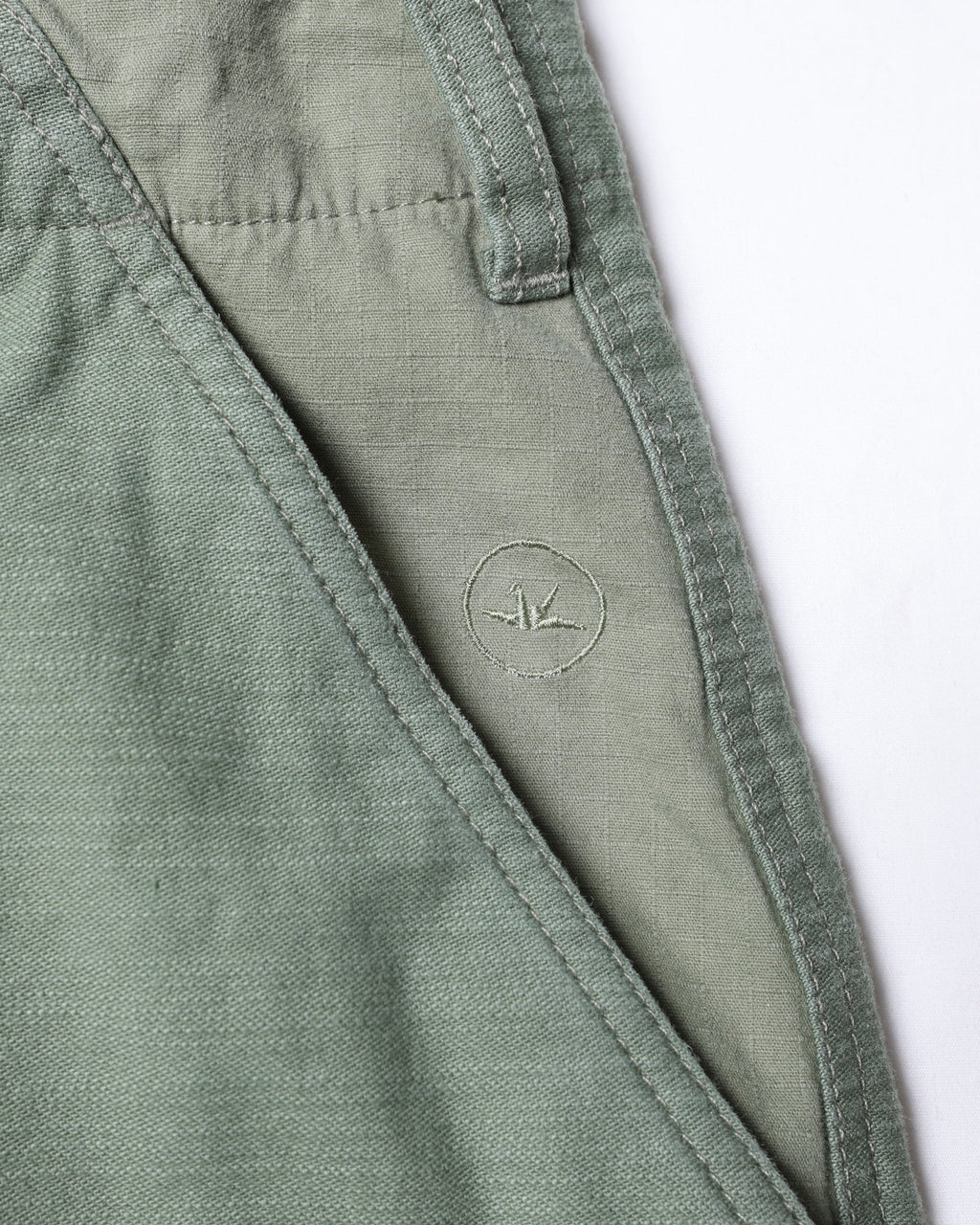 BACK SATIN MILITARY PANTS OLIVE